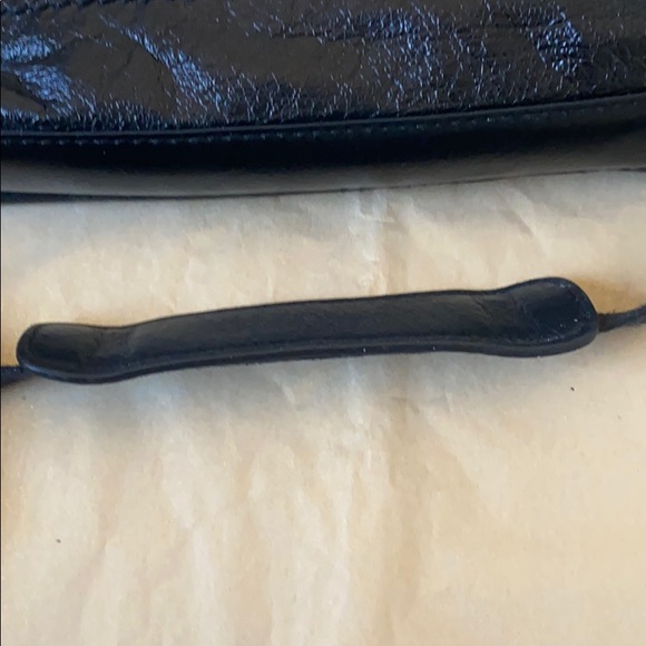 22:07 - The Sak Leather Crossbody Bag - Picture 3 of 16